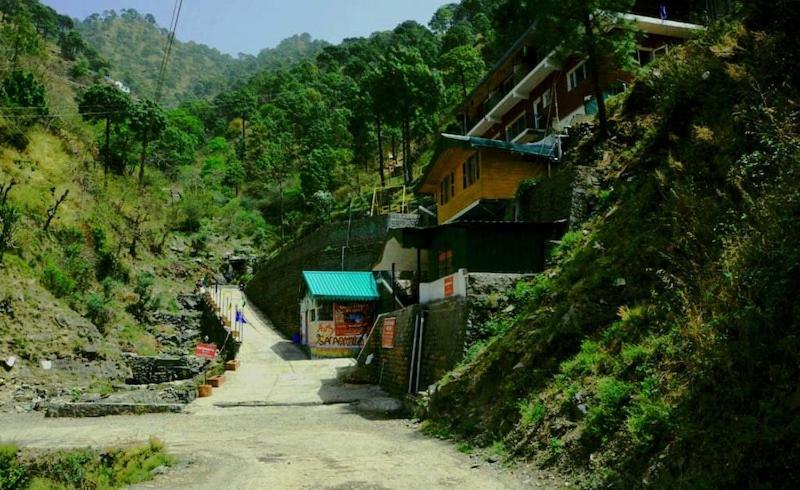 Safarmaina Resort Kasauli Exterior foto